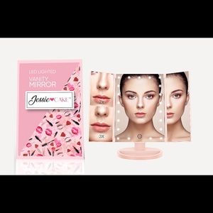 Tri Fold Vanity Mirror - 21LEDs by JessieCake